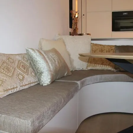 Trendy Flat In Gouden Winkeldriehoek Nabij